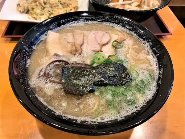 土俵うどん 横綱級のもっちもち極太うどんが味わえる人気店【大木町】 | 筑後いこい