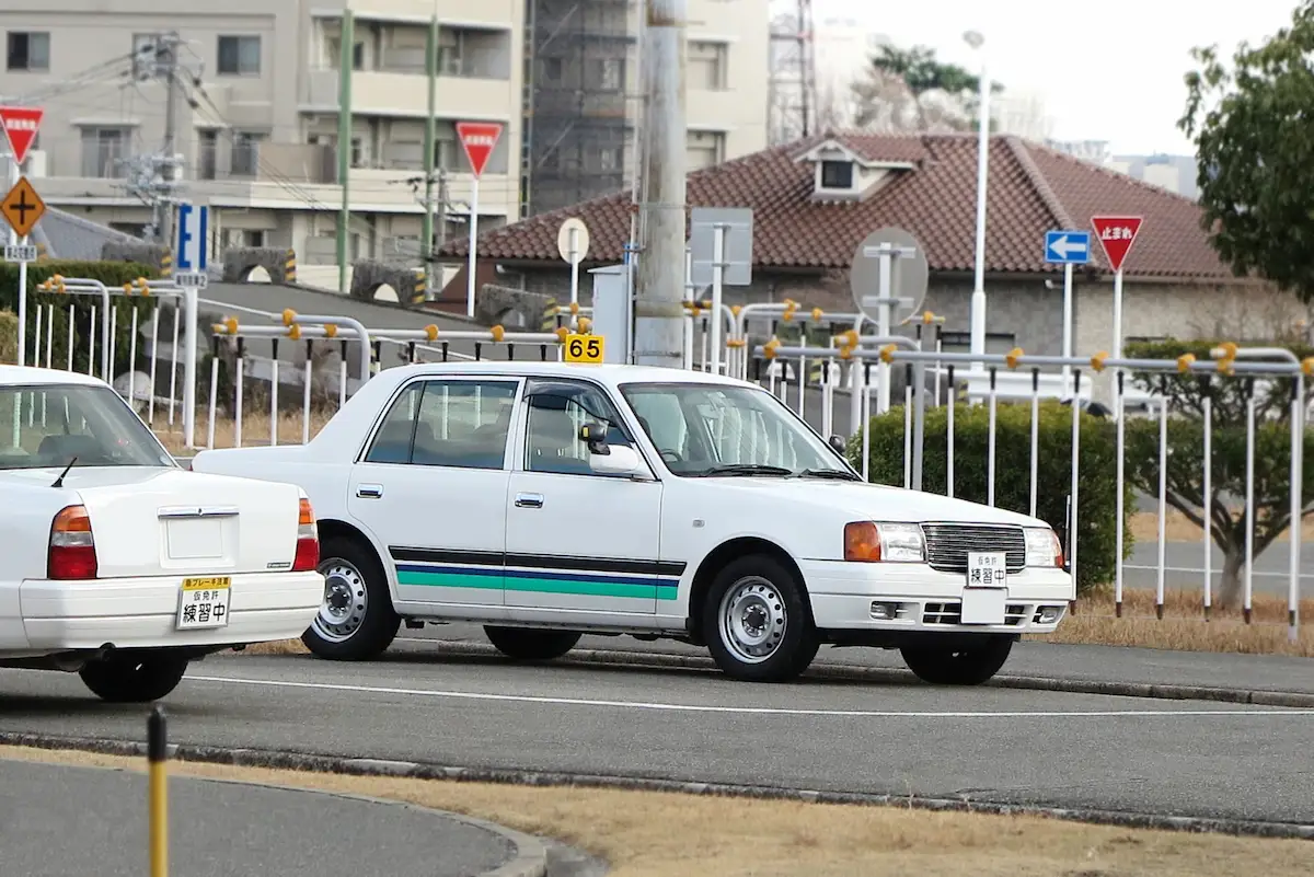 福岡県で人気の自動車教習所ランキングTOP10の８位にランクインしてる筑後地区の教習所はどこ？