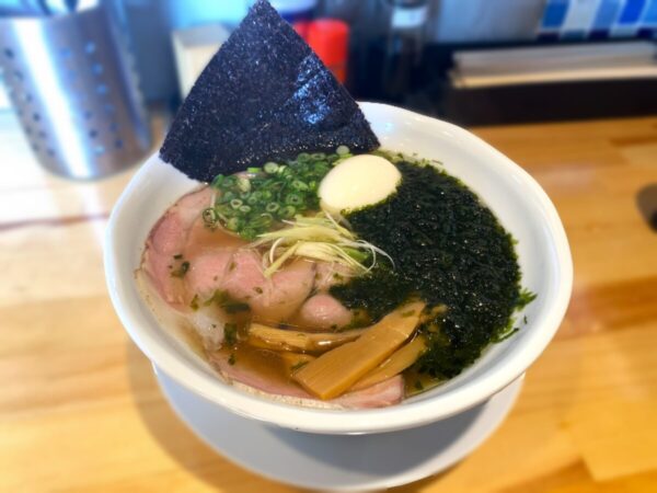 「中華そば 青い蜂」が6月末をもって閉店するみたい。醤油ラーメンの店