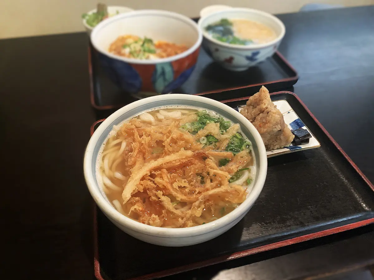 つるや本店で食べてきたパチパチ音が食欲をそそるごぼー天うどんたち（八女市）