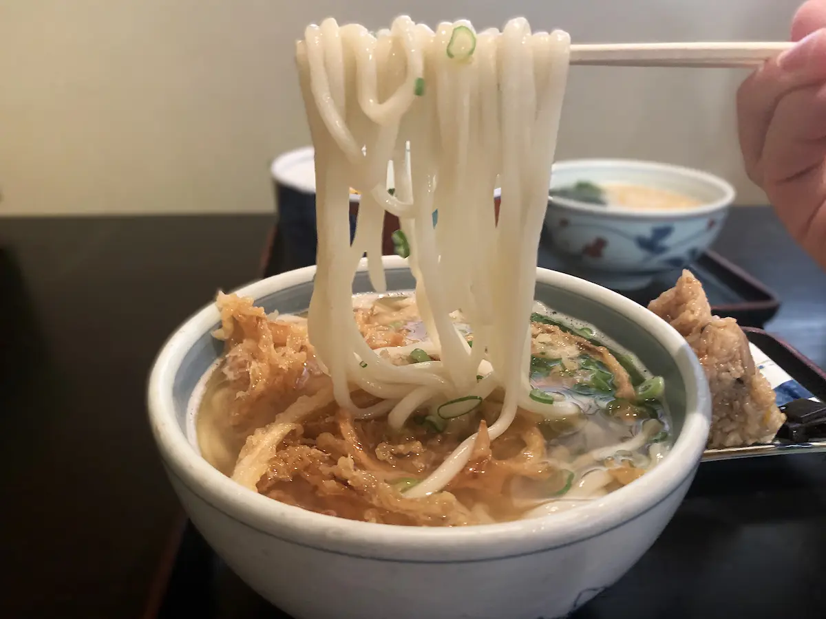 つるや本店のごぼー天うどん