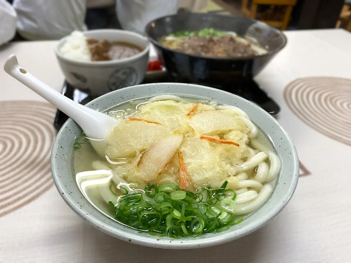 一休うどんの玉ねぎ天うどん