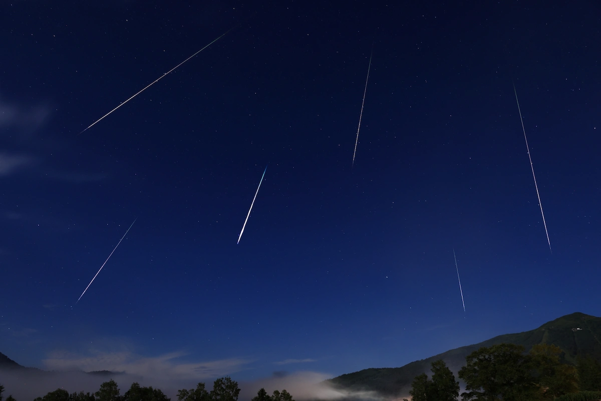 ペルセウス座流星群が極大に　夏の夜空をかざる流星群を見よう！