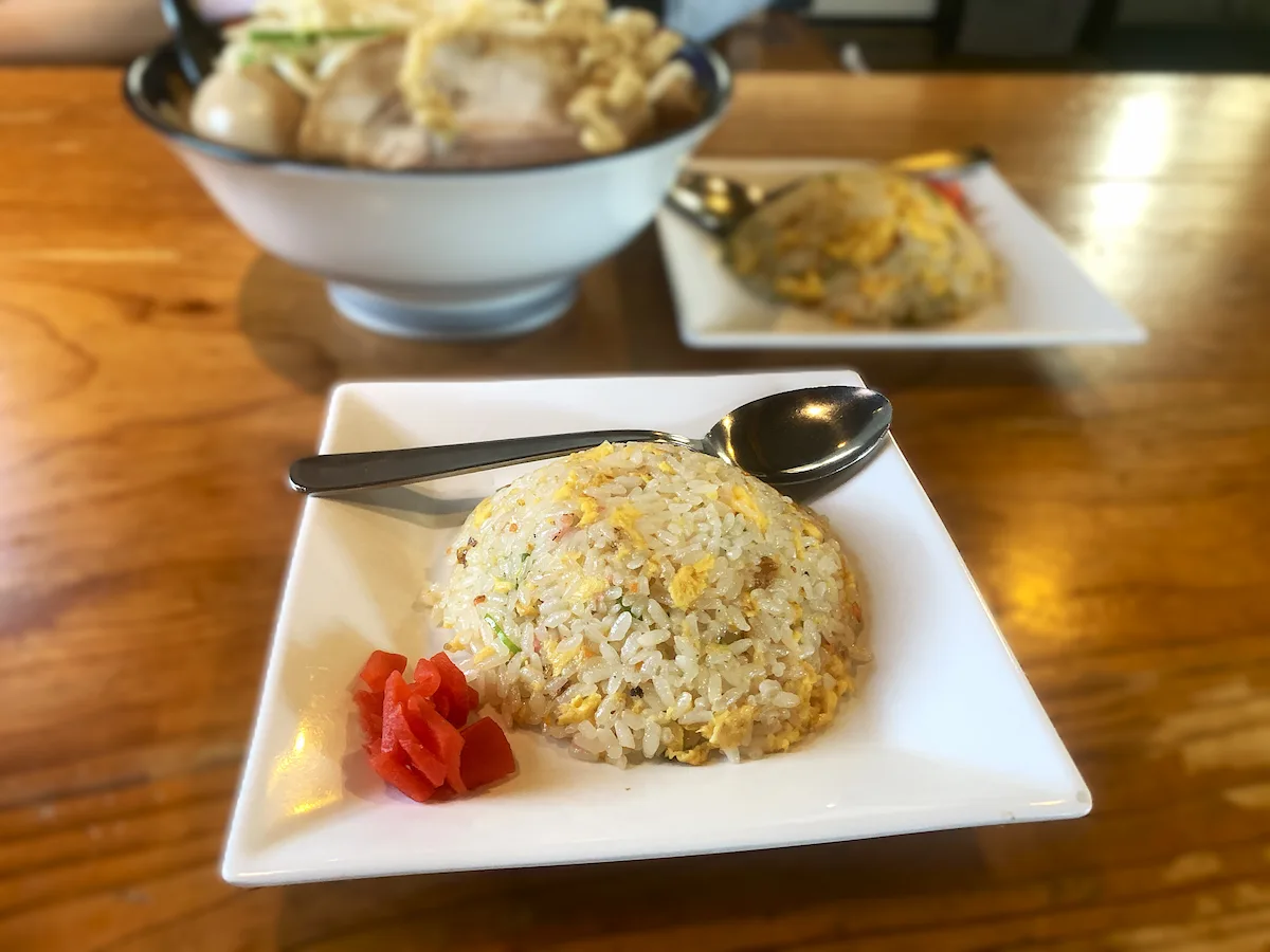 麺屋あおいの半チャーハン