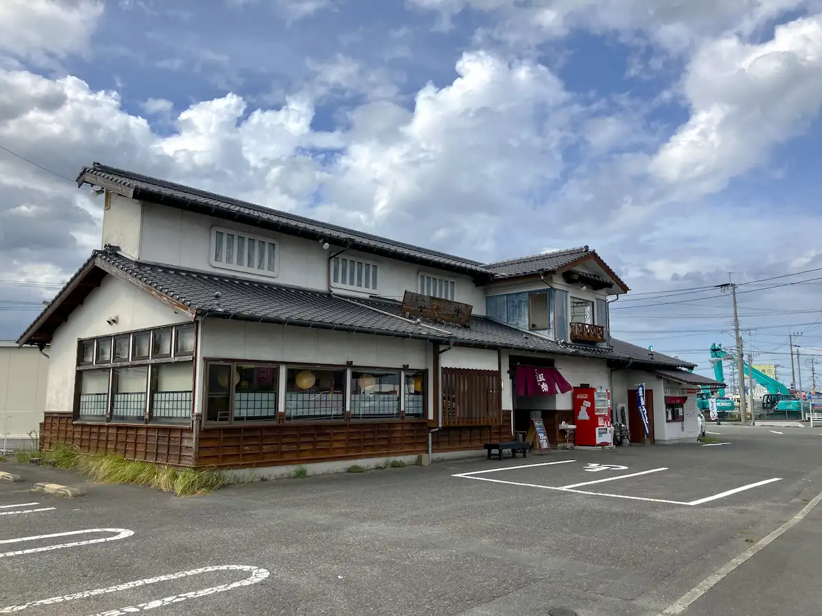 うどん茶房 麺楽の外観