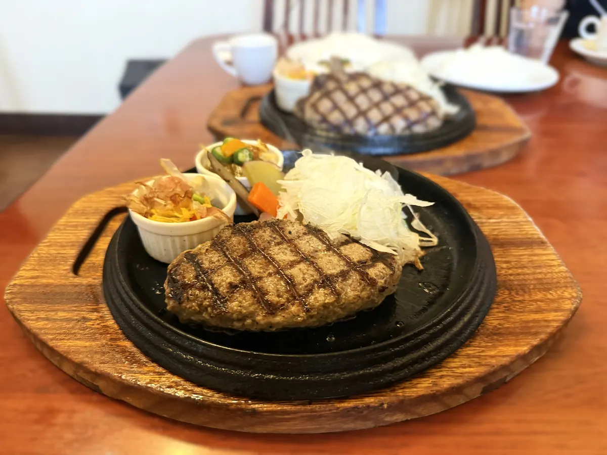 ハンバーグの店 サフランのチーズソースハンバーグ