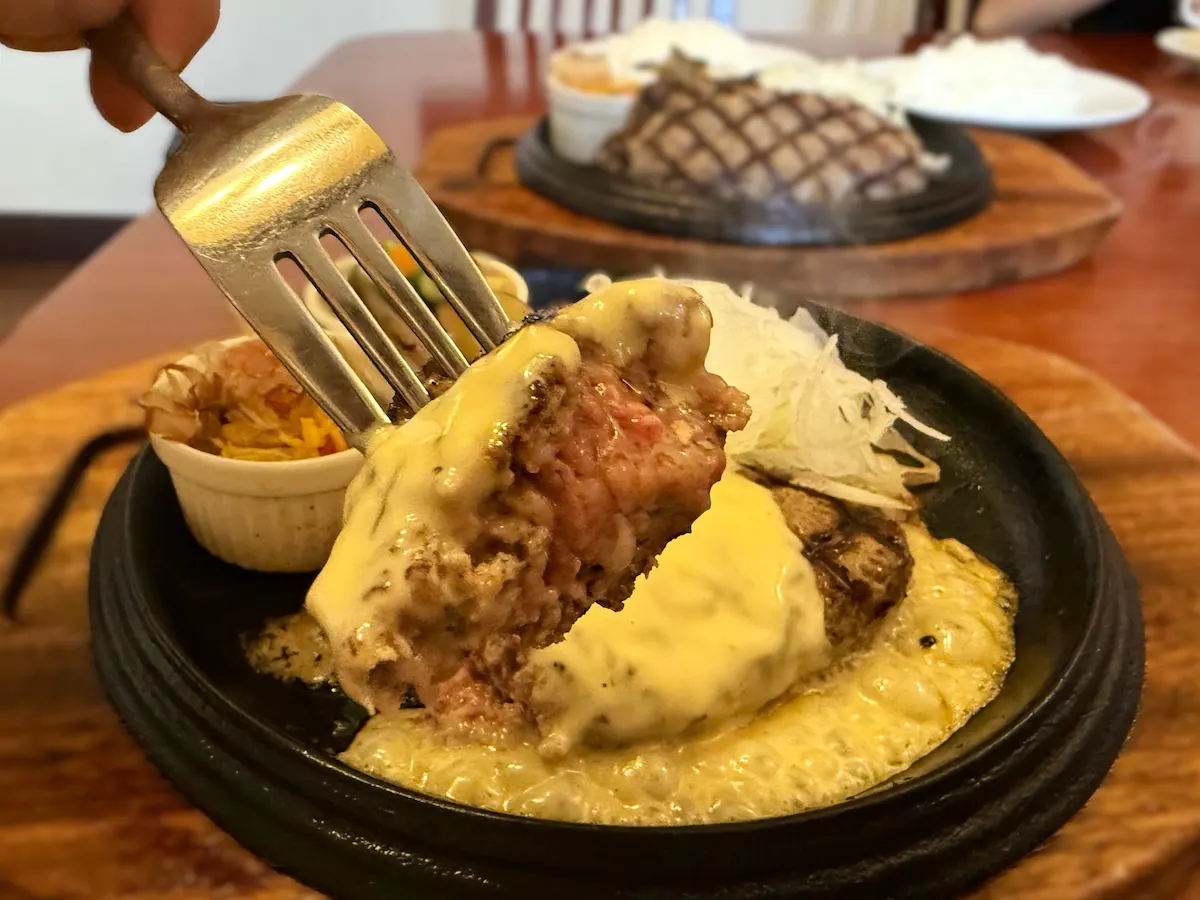 ハンバーグの店 サフランのチーズソースハンバーグ