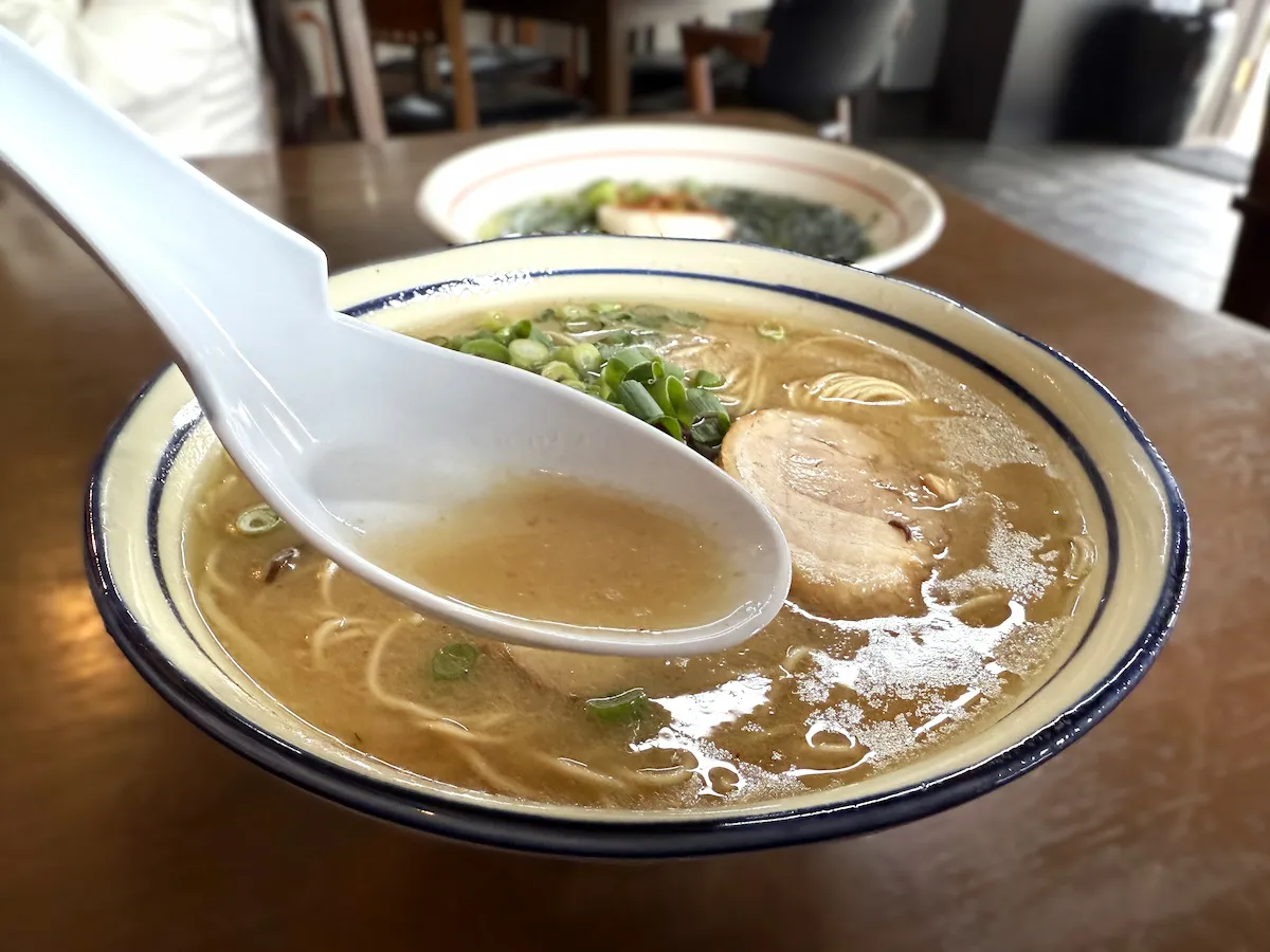 めん処 龍の群れのとんこつラーメン