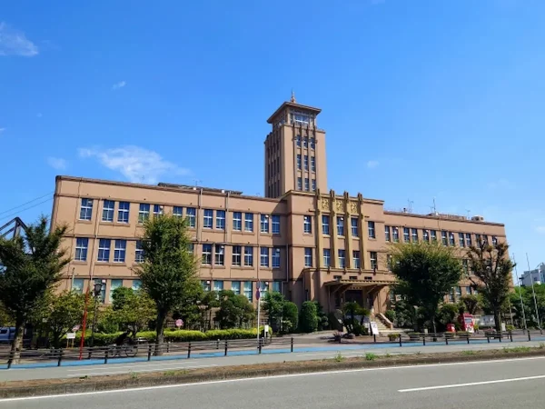 昭和11年に完成した大牟田市庁舎（本館）の当時の建築工事費は何万円？（ちっごクイズ）