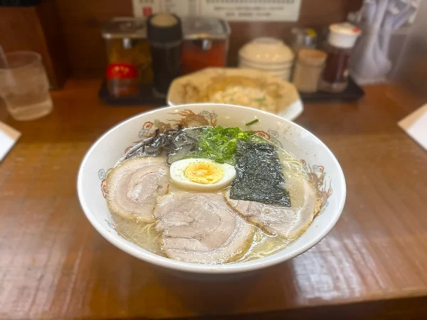 富龍らーめんの大盛らーめんと焼きめしを食す（大川市）