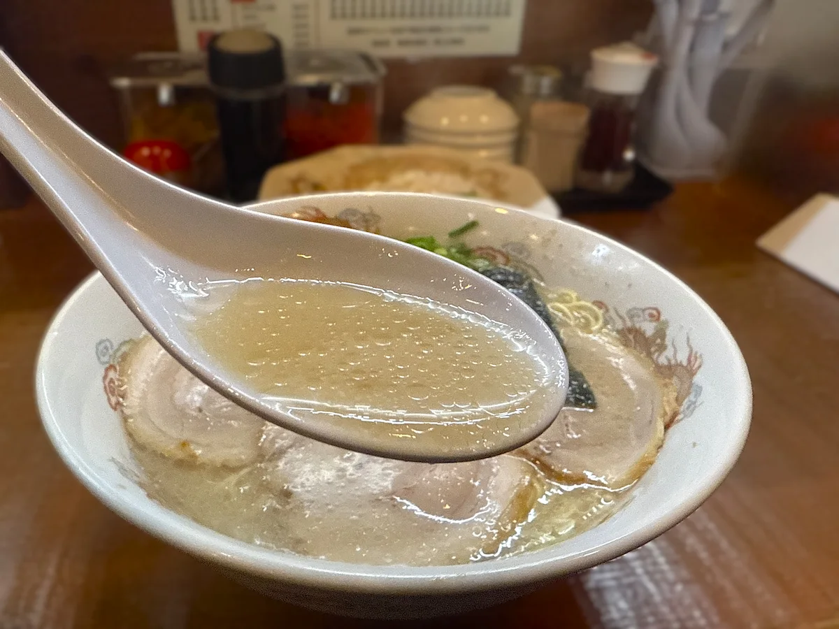 富龍ラーメンの大盛ラーメン