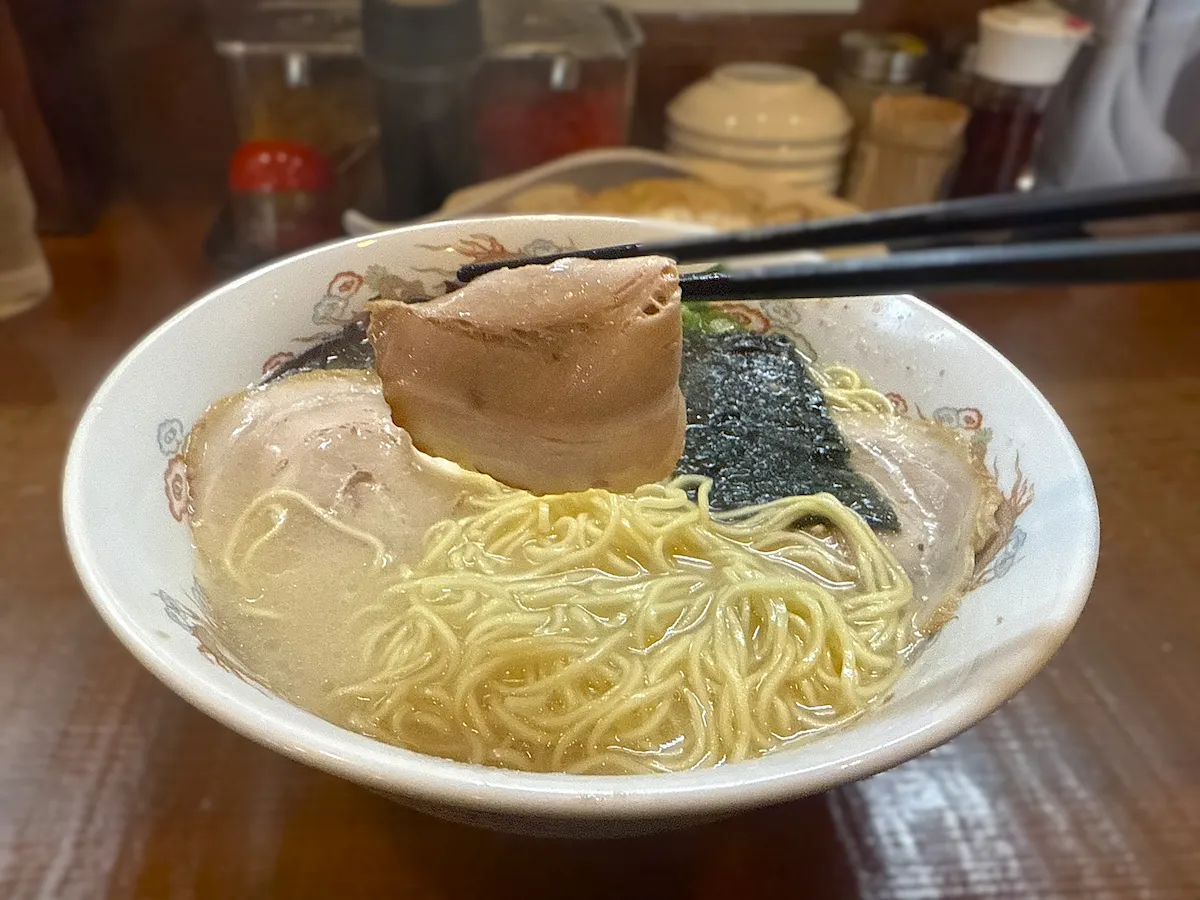 富龍ラーメンの大盛ラーメン