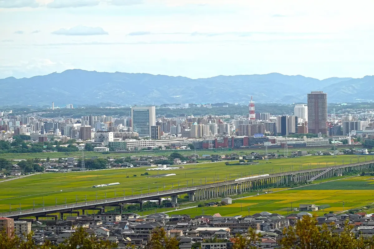 5/5放送の「あさこ・梨乃の5万円旅」でかたせ梨乃やいとうあさこが訪れた久留米の餃子屋さんはどこ?(ちっごクイズ)