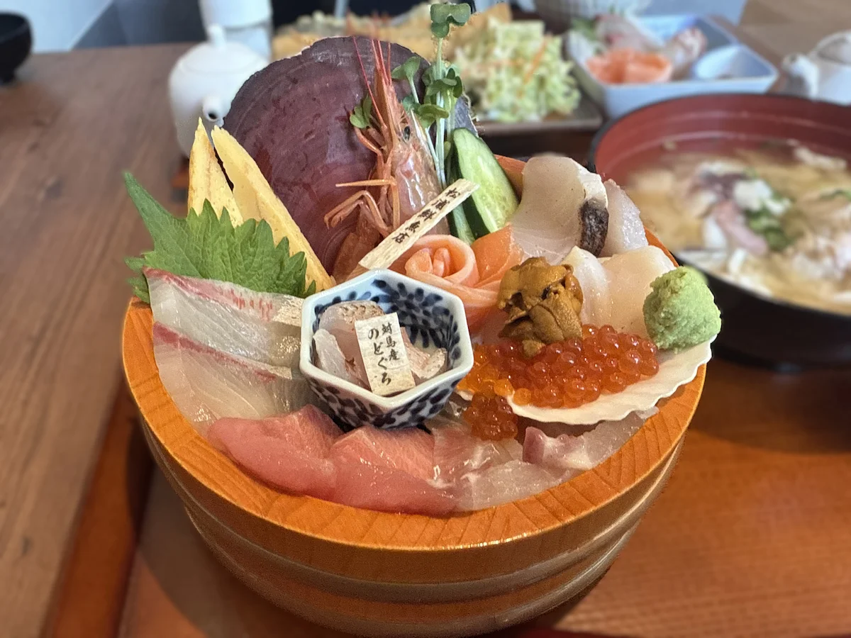 松浦鮮魚店の松浦海鮮丼
