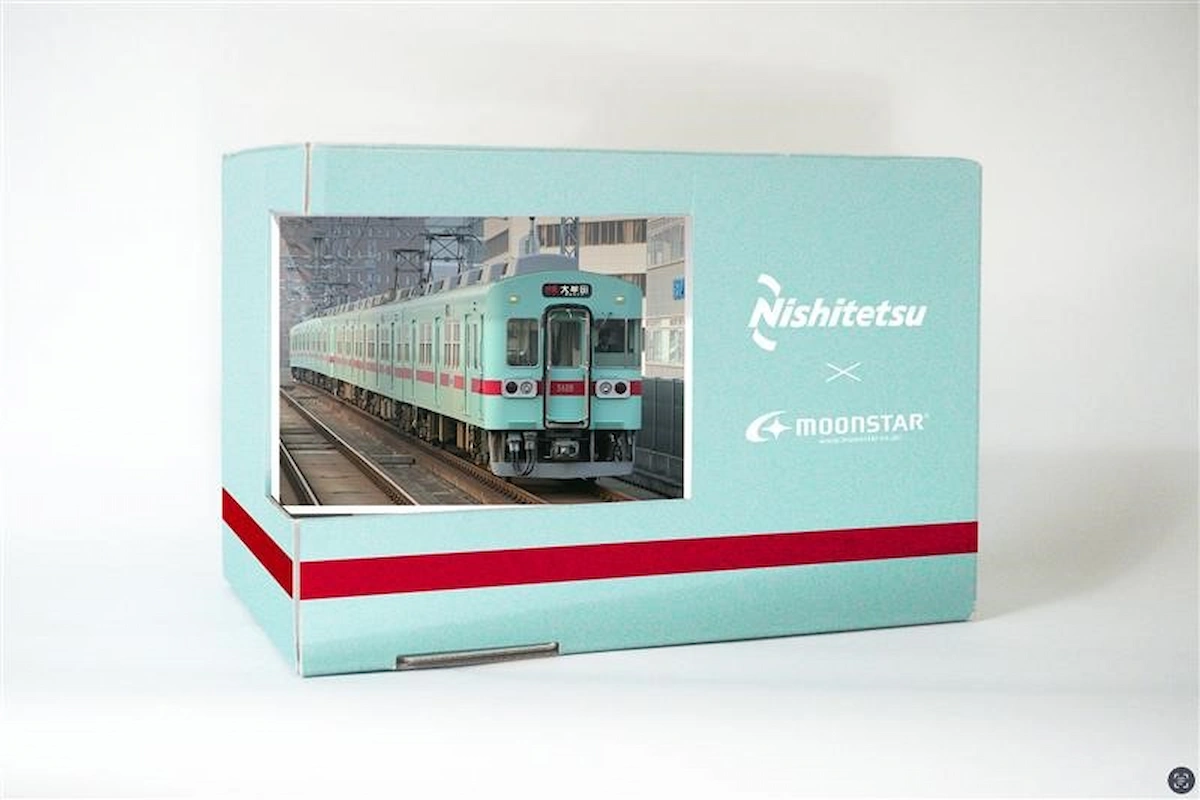 西鉄電車アイスグリーン50周年企画「コラボスニーカー」を500足限定で販売!西鉄電車といえばこのカラー