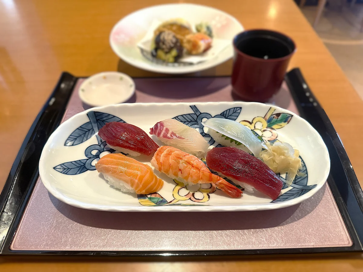 「寿し工房 庵」のにぎり寿しから揚げ物やデザートまで楽しめるコスパ抜群の極ランチを食す(久留米市三潴町)
