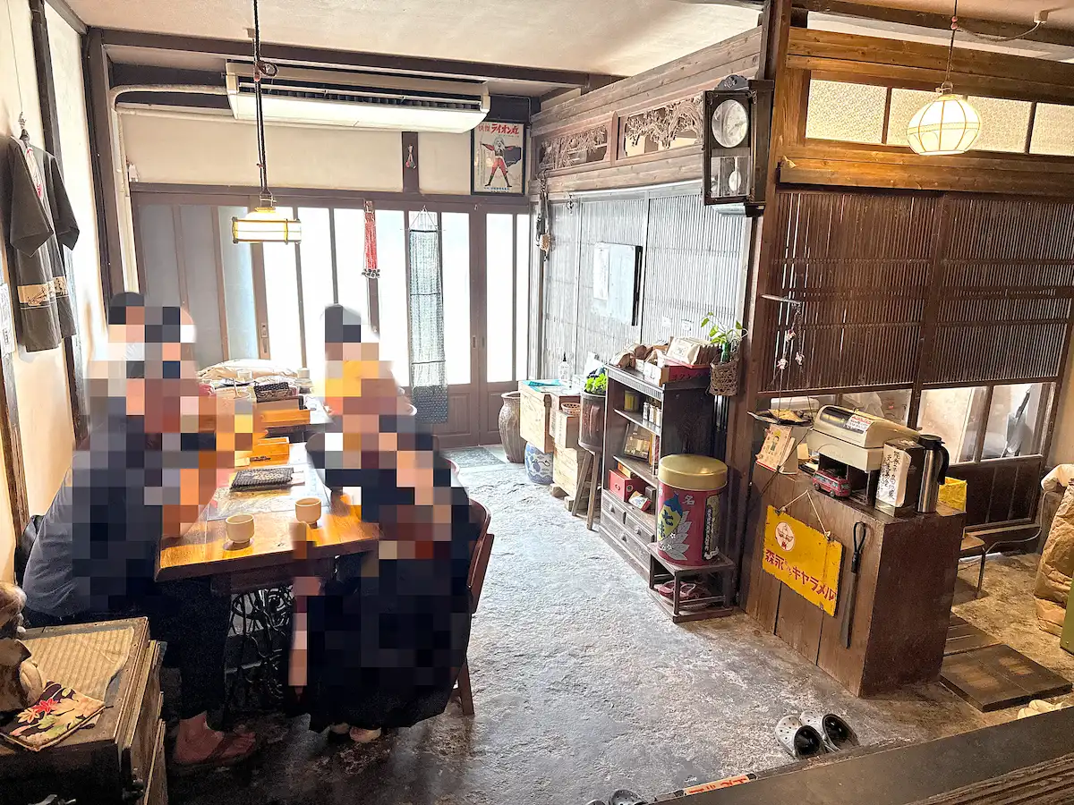 「そば季里 史蔵」の店内