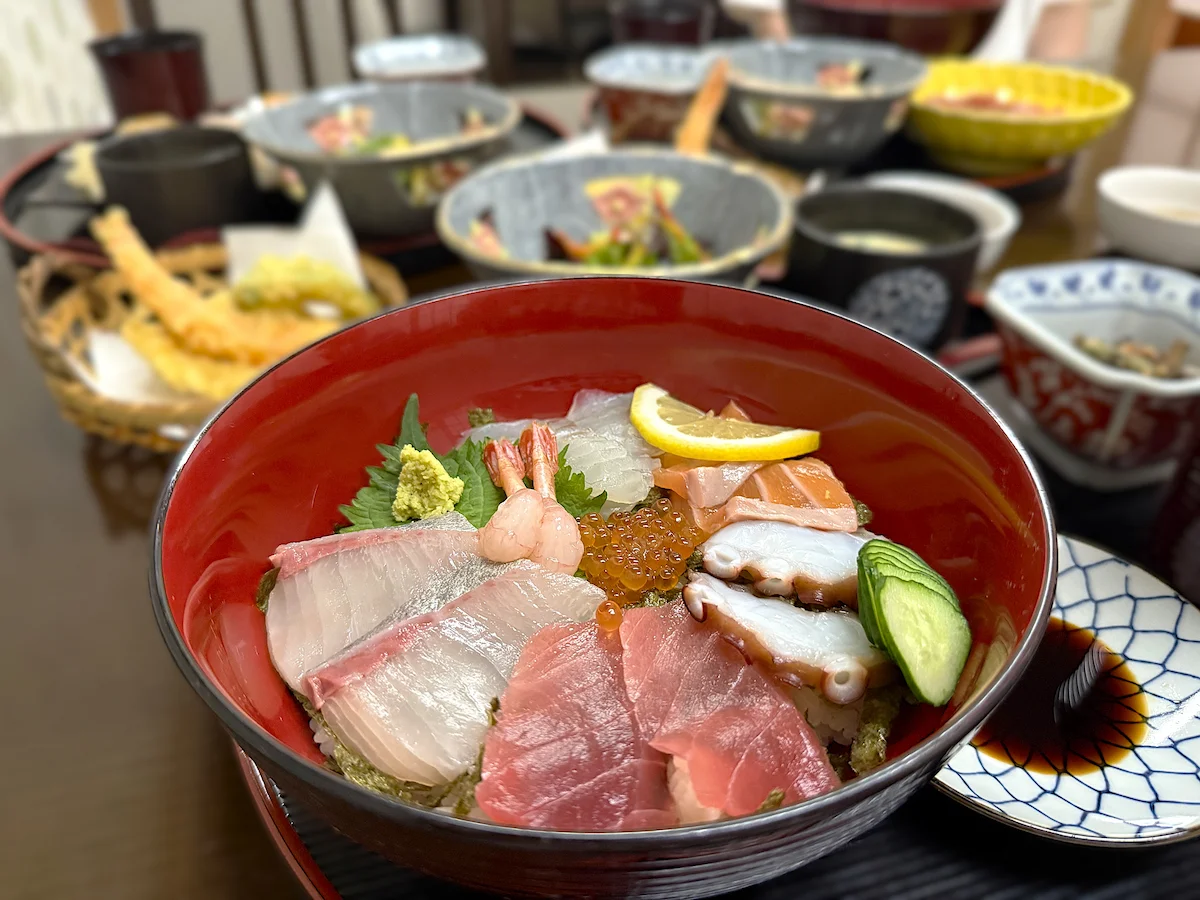 すし庵 すずめの海鮮丼御膳