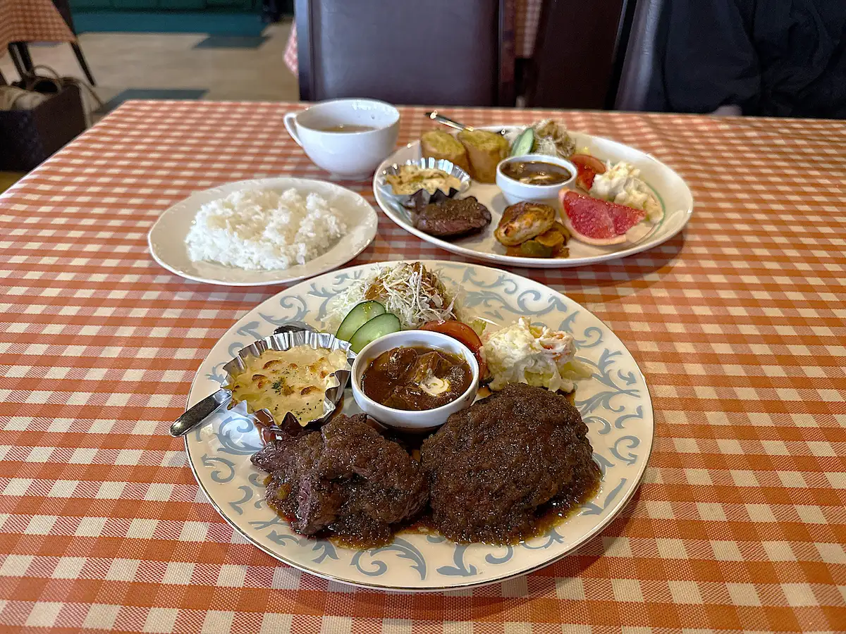 「びーふ亭」のCランチ