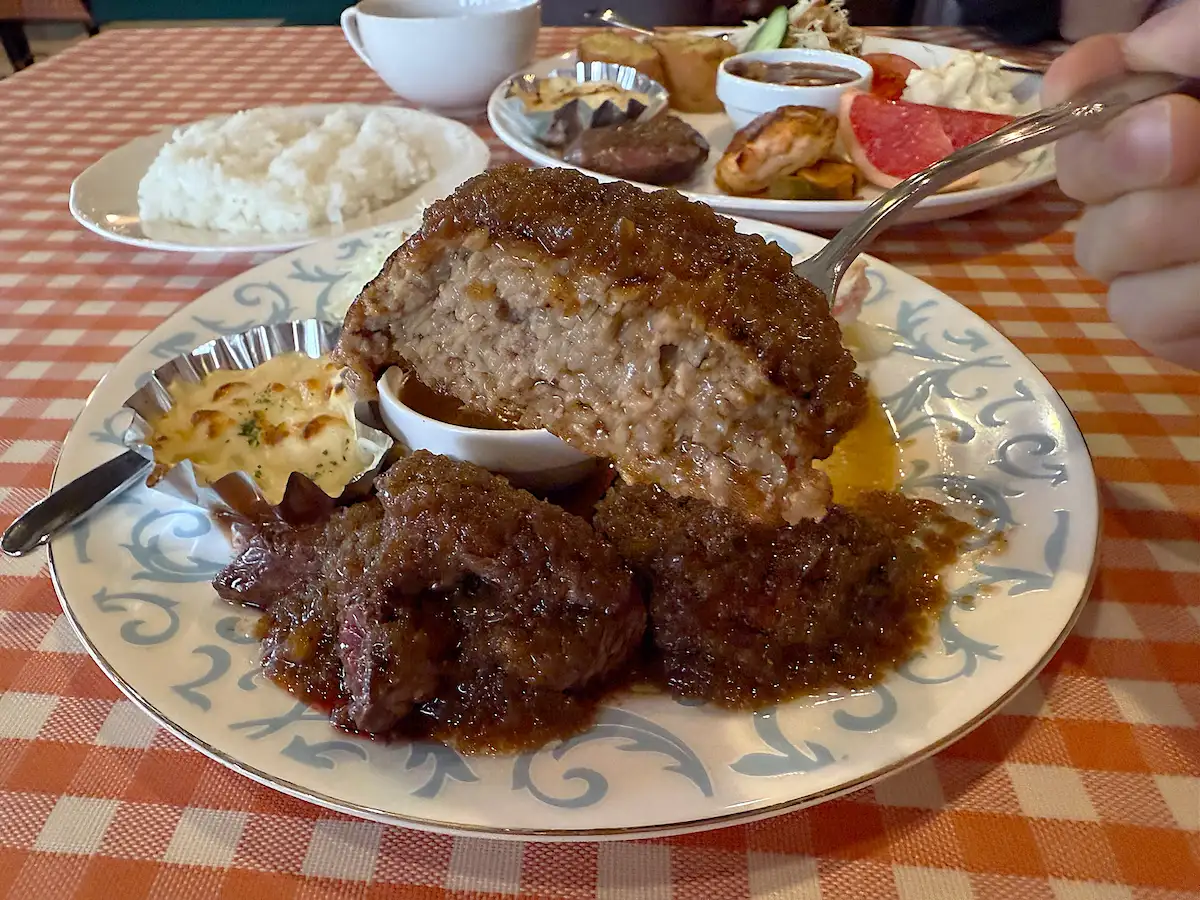 「びーふ亭」のCランチ