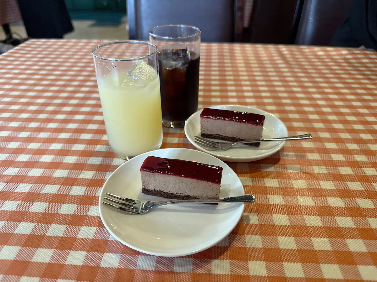 「びーふ亭」のデザートとドリンク