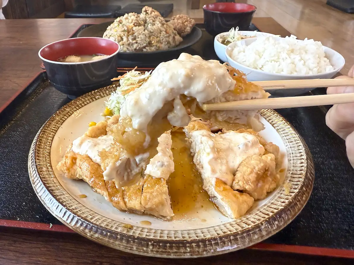 「炭火焼もみじ」のはかた地どりチキン南蛮