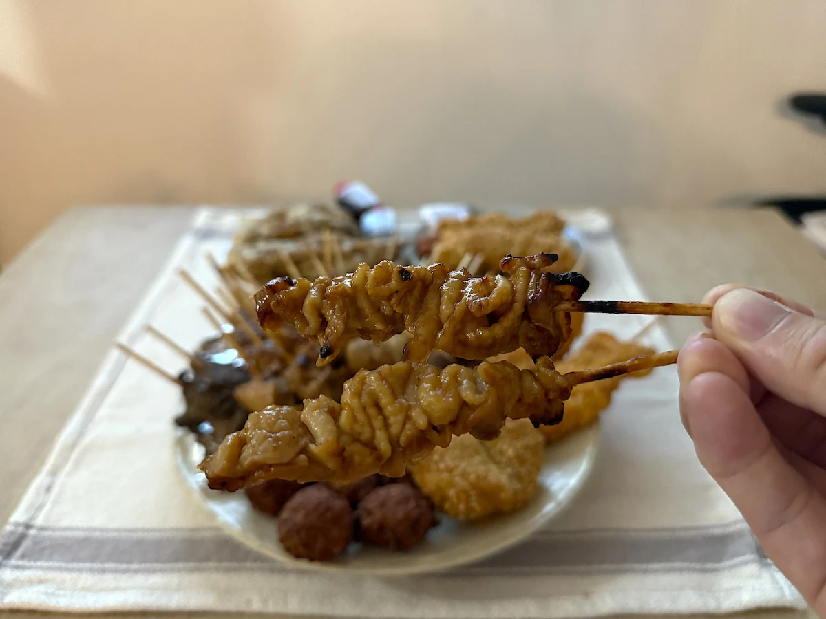 「肉のまえはら」の焼とり皮タレ