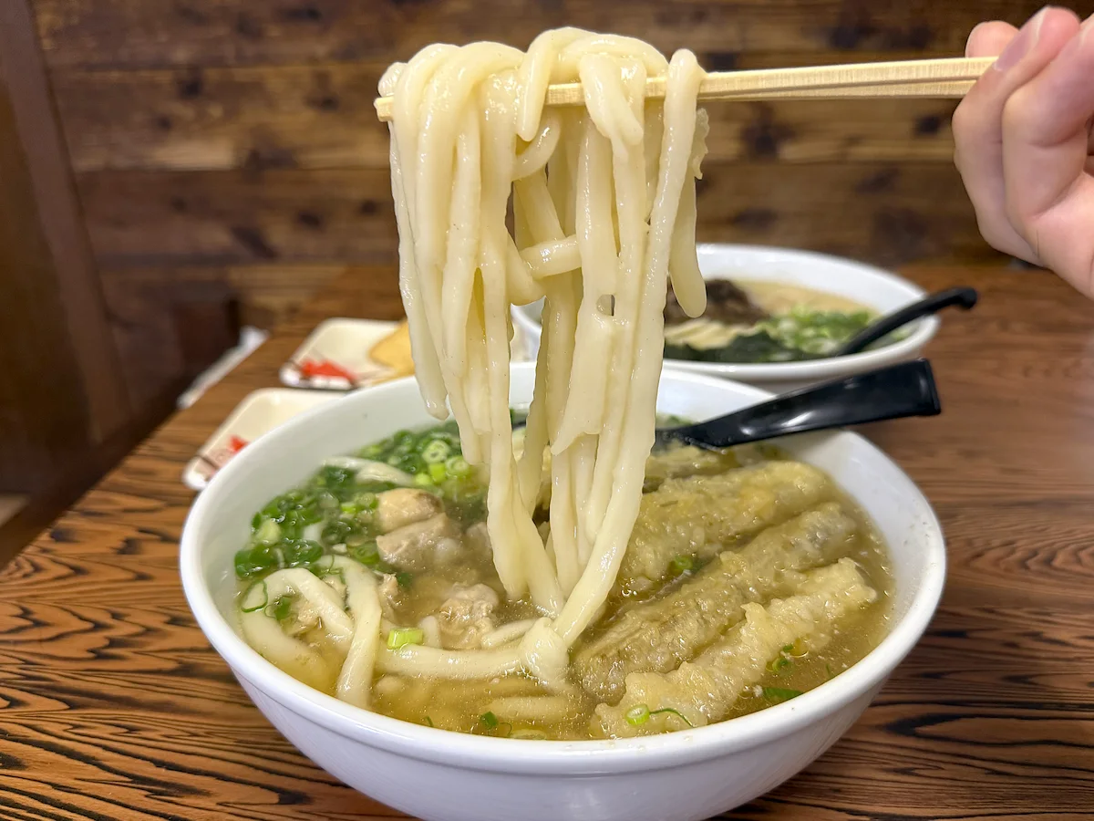 一升五合のかしわうどん ごぼう天トッピング