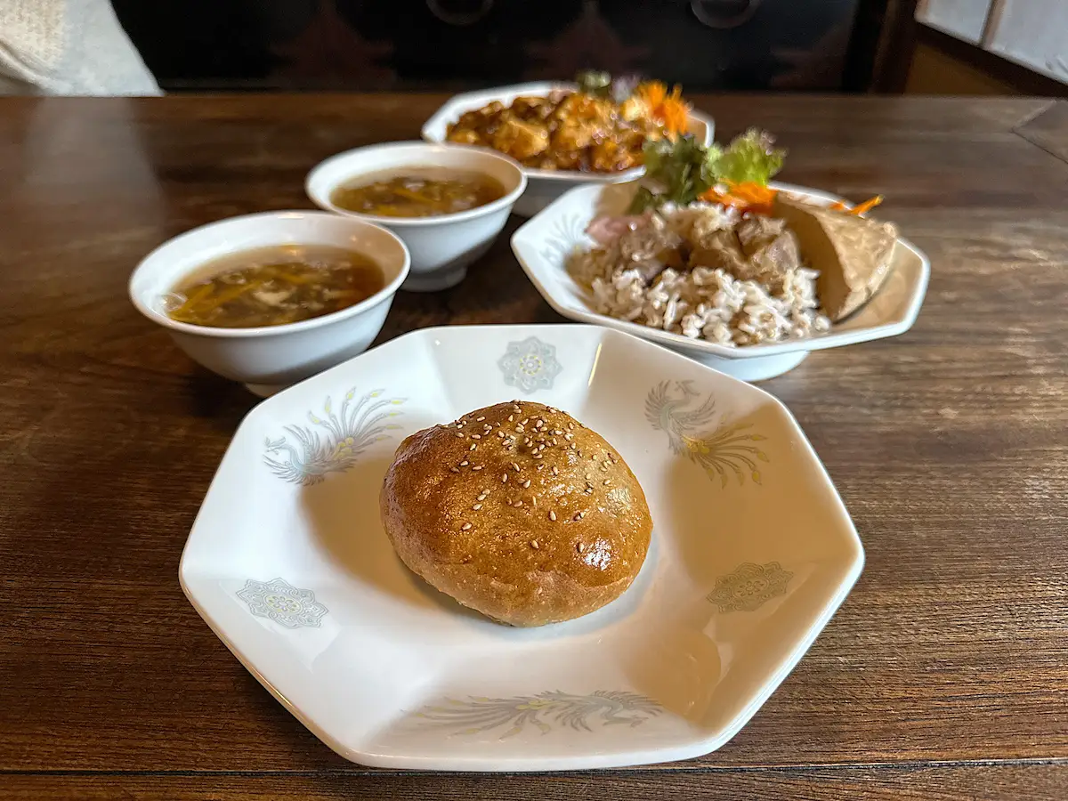 「八女里山的台湾飯店 kumu」の胡椒餅（フージャオピン）
