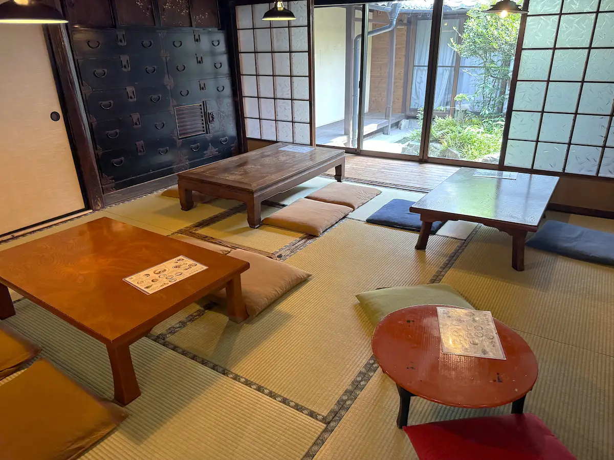 「八女里山的台湾飯店 kumu」の店内