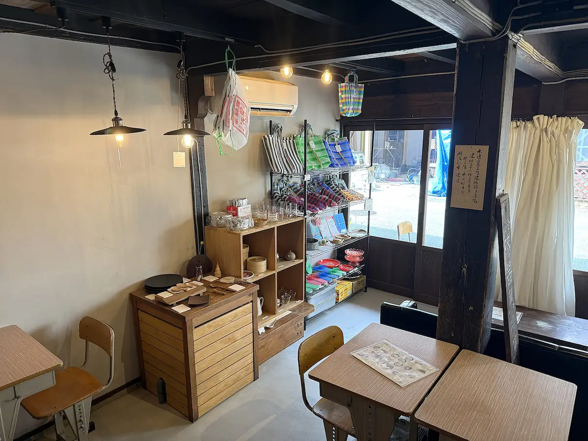 「八女里山的台湾飯店 kumu」の店内