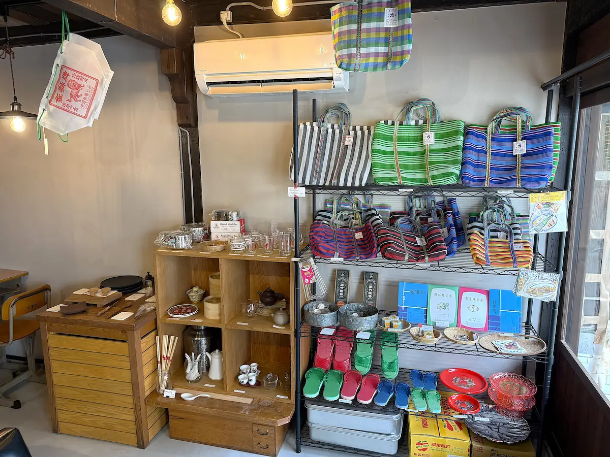 「八女里山的台湾飯店 kumu」の店内
