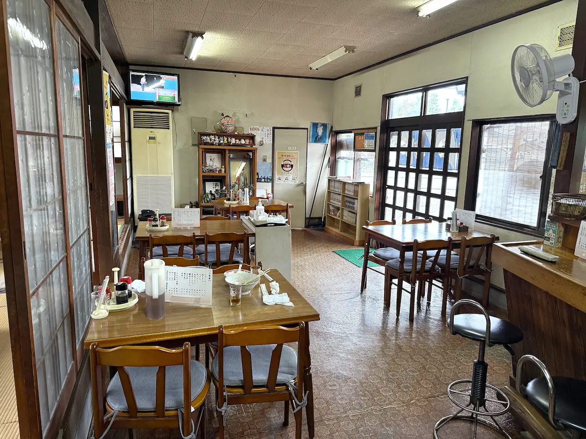 「富士食堂」の店内①
