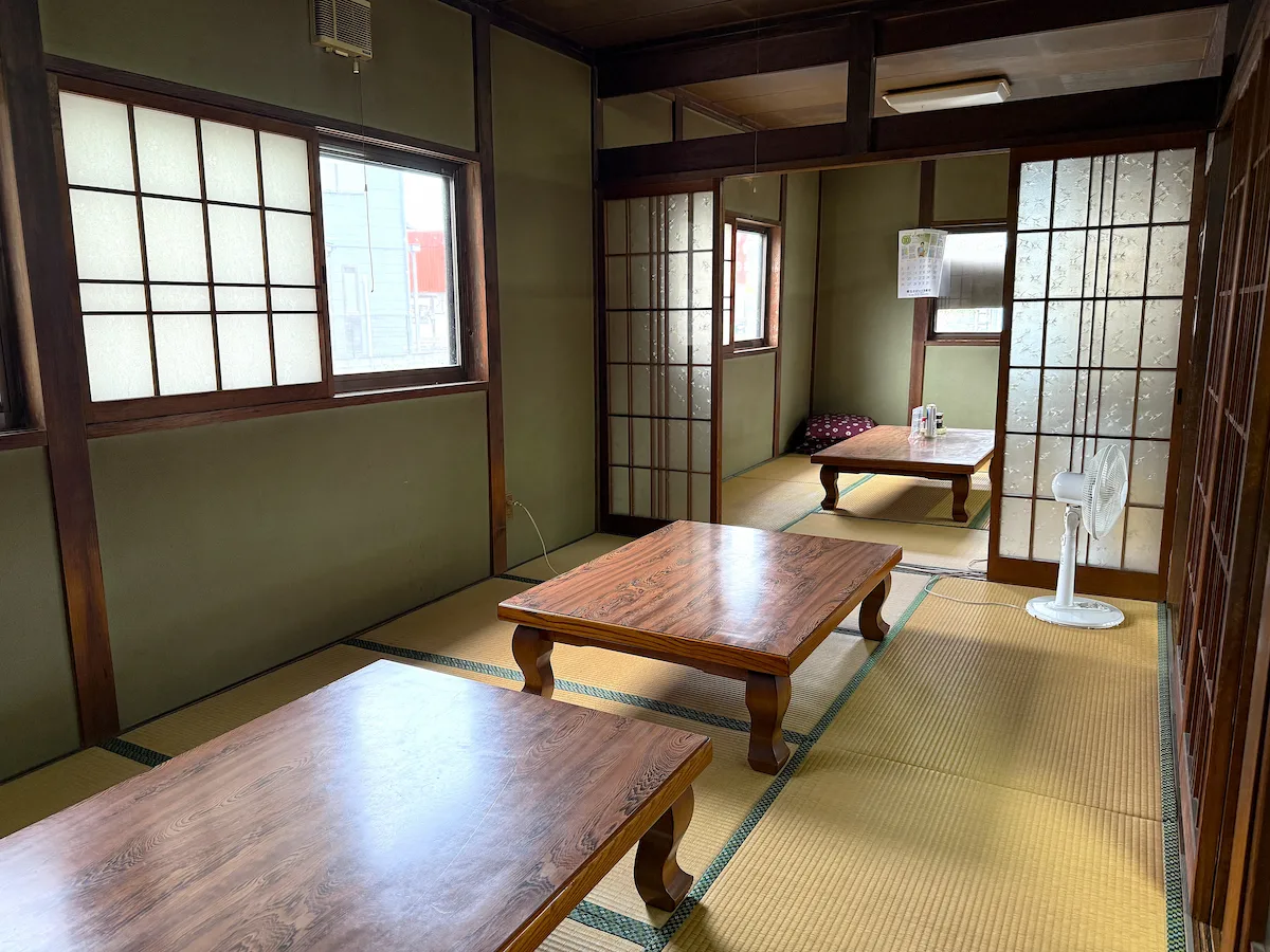 「富士食堂」の店内②