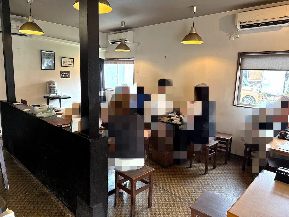 「三橋食堂」の店内