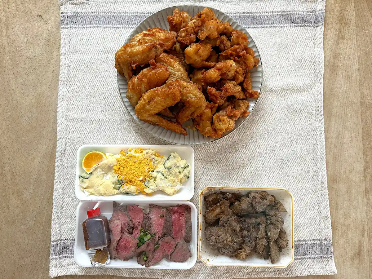 「肉の伊藤」の唐揚げやたれ焼きカルビたち