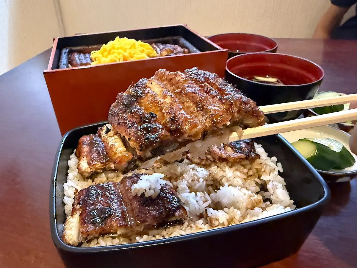 「鰻の次郎長」のうな重（上）