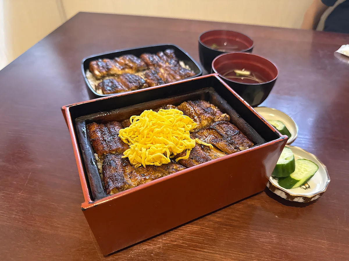 「鰻の次郎長」のせいろ蒸し（上）