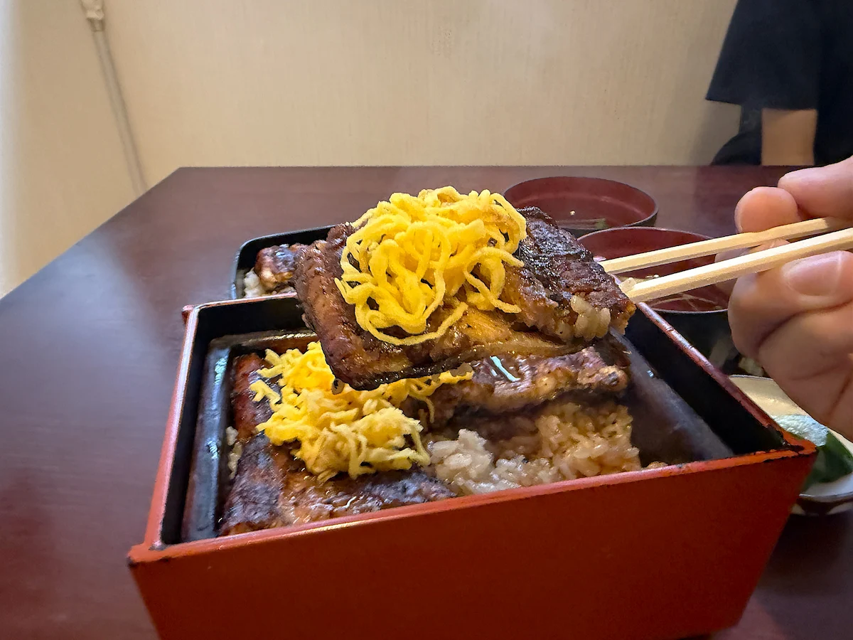 「鰻の次郎長」のせいろ蒸し（上）