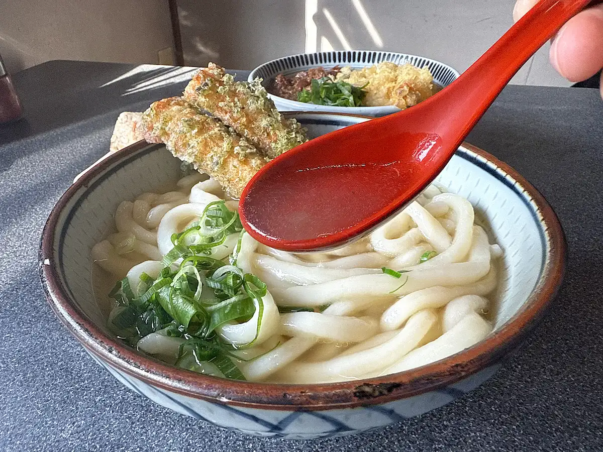 「吉屋うどん」の竹輪天うどん②