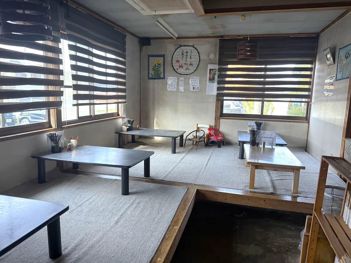 「吉屋うどん」の店内②