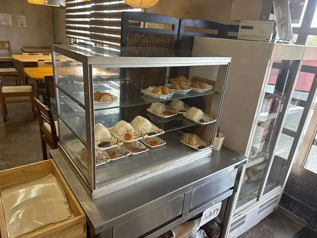 「吉屋うどん」の店内③