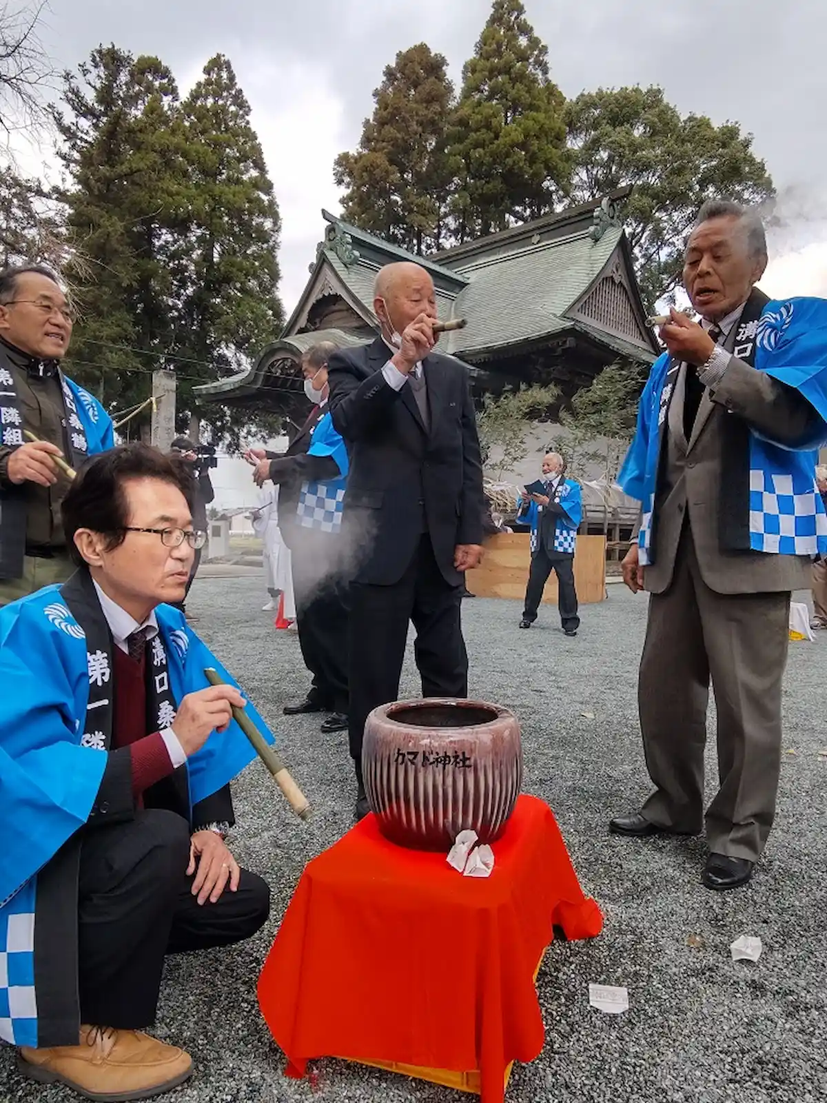 溝口竈門神社「きせる祭り2025」青竹に刻みたばこを詰めて吸う一風変わった奇祭(筑後市)