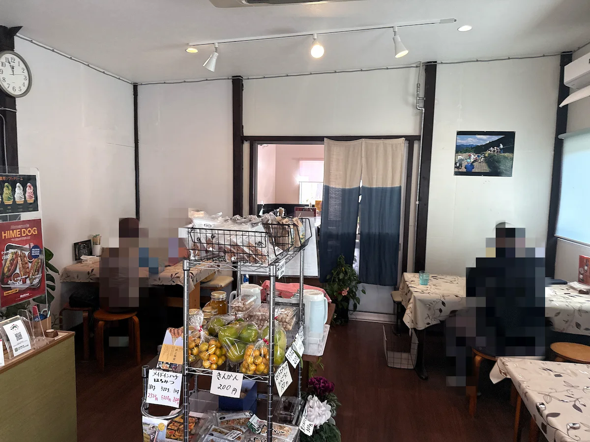 「舞ひめ」の店内①