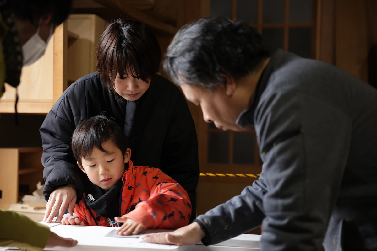 「世界にひとつだけの学習机づくり体験」の前回の様子①