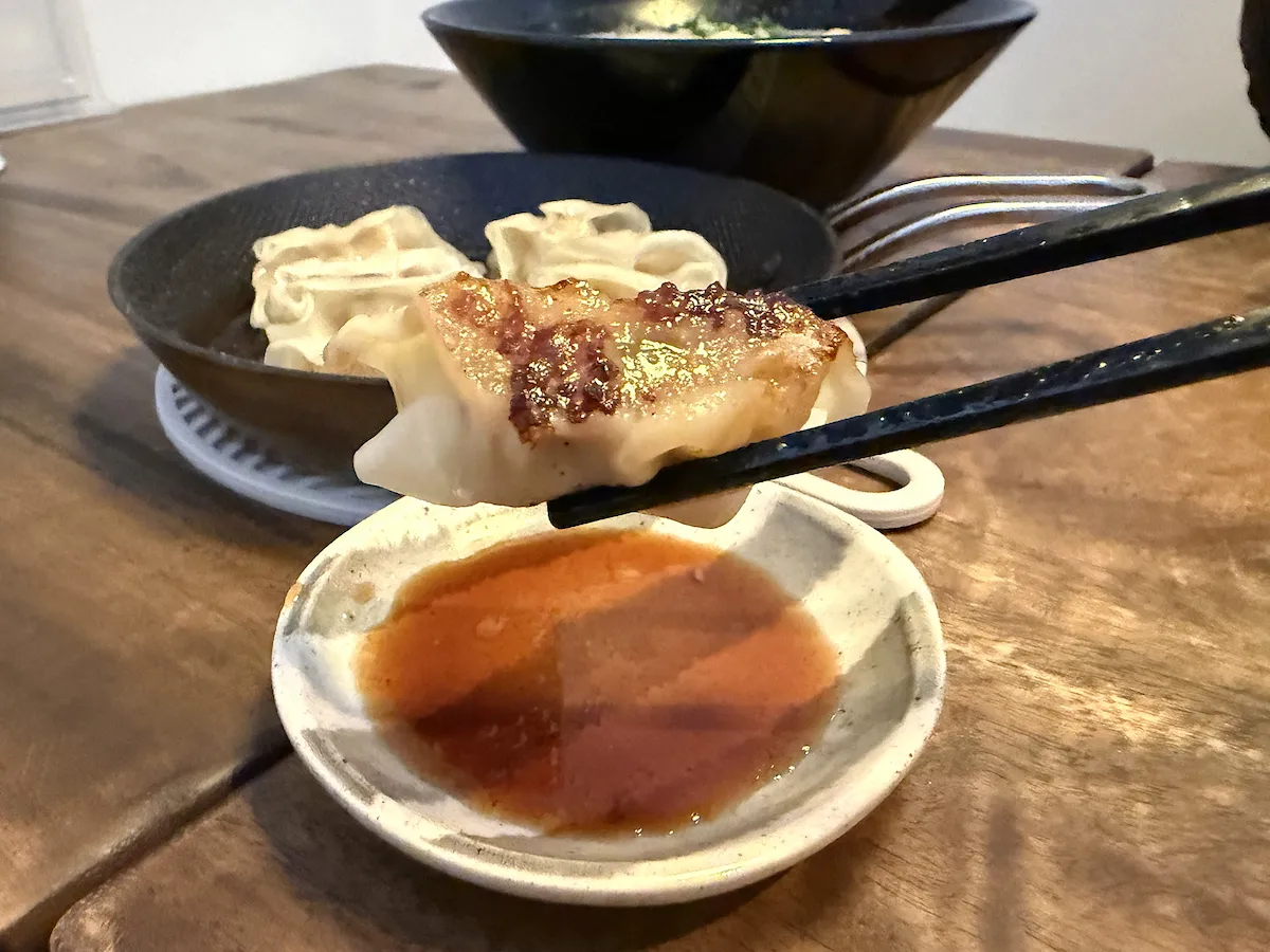 「ラーメンりょうま」の餃子②