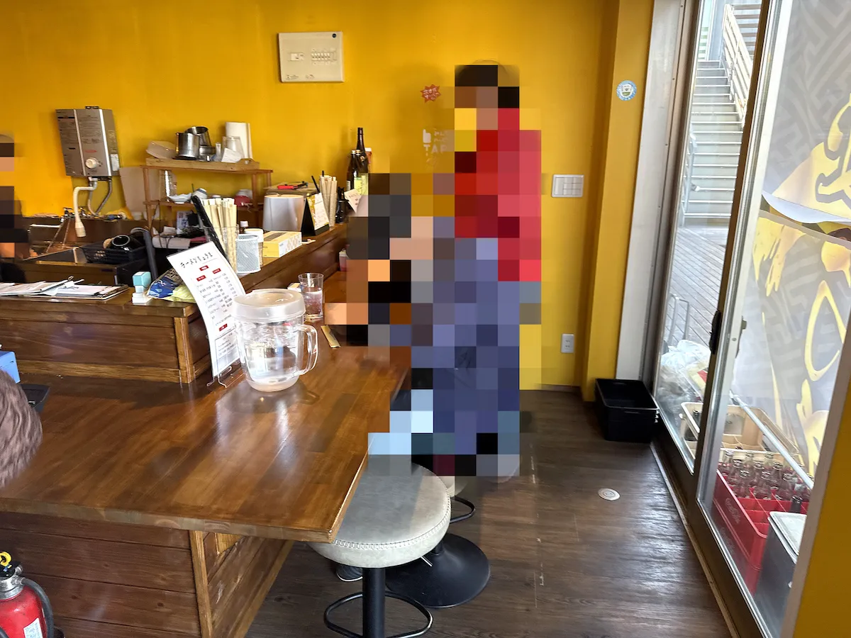 「ラーメンりょうま」の店内②