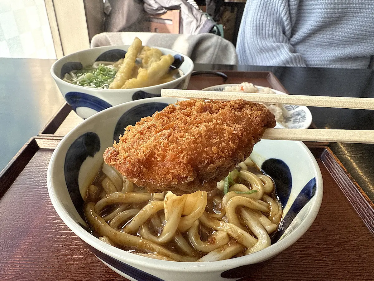 華新うどんのコロッケカレーうどん④