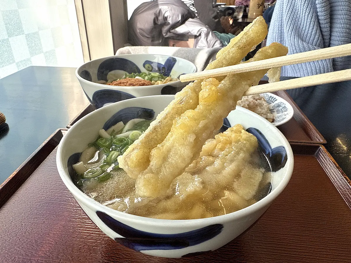 華新うどんのごぼう天うどん④