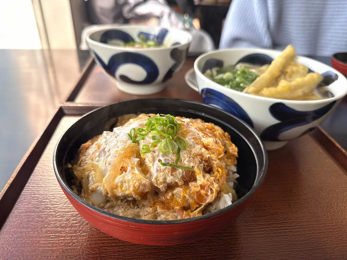 華新うどんのかつ丼①